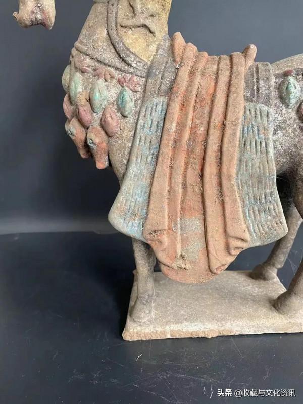 唐代陶馬擺件賞析