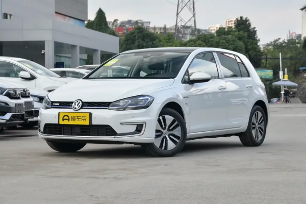 配備前置單電機，續航里程270km，高爾夫·純電動態評測