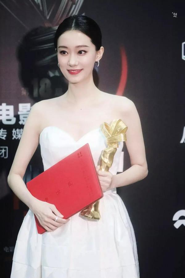 張小斐，時光不會怠慢執著而勇敢的每個人