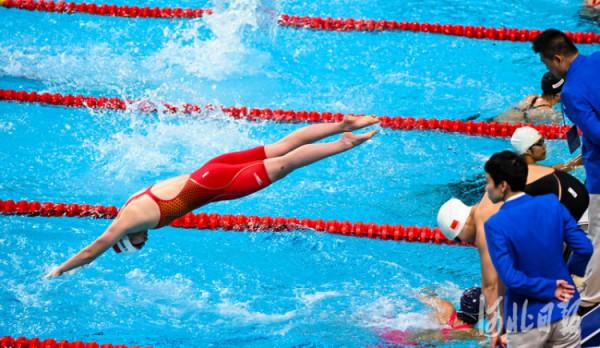 游泳開賽 河北女將首日摘銅 游泳開賽 河北女將首日摘銅