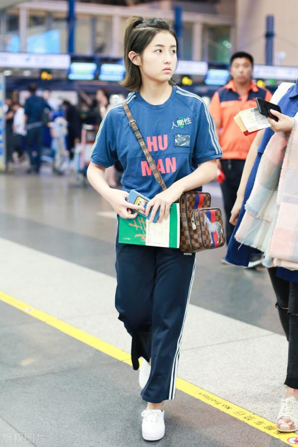 00後小花:張子楓 00後小花:張子楓