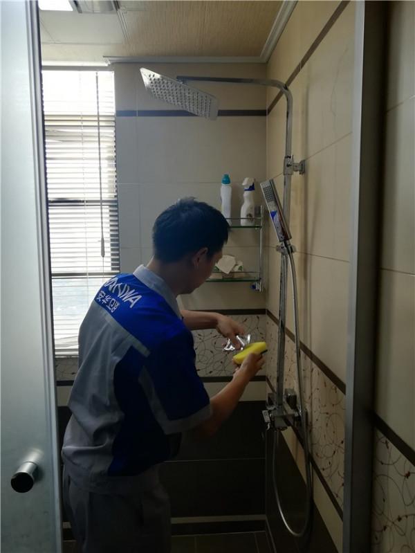 想要在家舒服的淋浴，衛浴花灑一定要裝好，記住3點，花灑更耐用