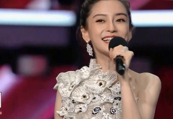 沸騰之夜的女神們：趙雅芝典雅，楊穎顏值回春，50歲楊鈺瑩太絕