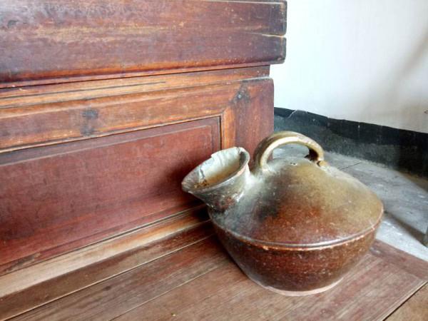 陝西老漢挖出4個銅罐,當夜壺用26年,經專家鑑定為國寶級文物 陝西老漢挖出4個銅罐,當夜壺用26年,經專家鑑定為國寶級文物