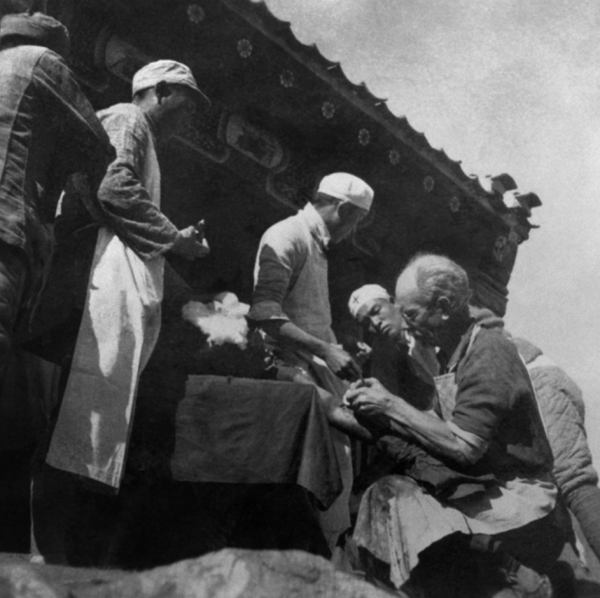 85歲老兵到銀行轉賬1000萬元,銀行核實後,才發現老人身份不簡單 85歲老兵到銀行轉賬1000萬元,銀行核實後,才發現老人身份不簡單