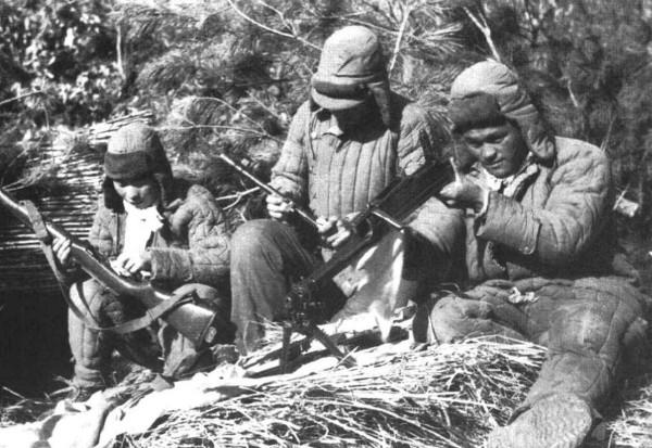 美軍師“韓國炮灰團”，打仗時衝到第一線，戰亡後不在撫卹名單上