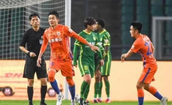 真飄了，奪冠後只因戰平國安，冠軍教頭就被直播時用彈幕喊下課