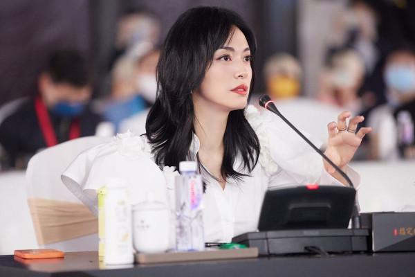 姚晨任金雞電影創投大會主評審 亮相路演活動併發言