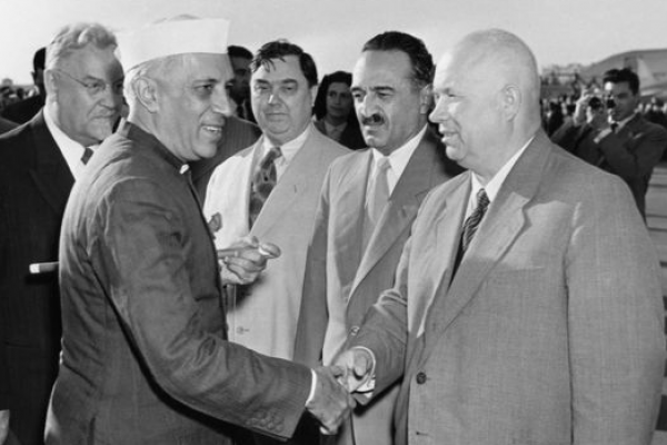 65年印巴戰爭,印度全面進攻巴鐵,毛主席下最後通牒:給印度3天 65年印巴戰爭,印度全面進攻巴鐵,毛主席下最後通牒:給印度3天