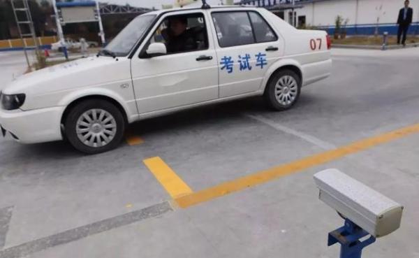 新能源汽車越來越多，c1駕駛證和c2駕駛證有什麼區別？