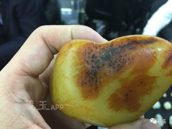 一組假皮特寫!七大特徵讓你一眼看懂真假籽料 一組假皮特寫!七大特徵讓你一眼看懂真假籽料