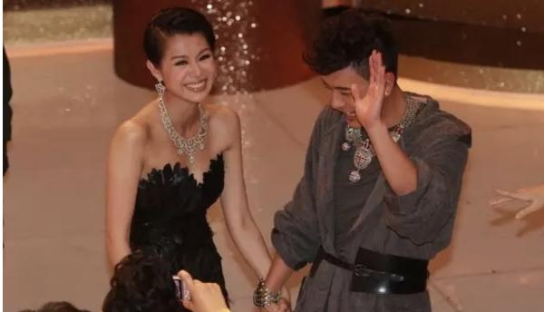 胡杏兒倒貼3000萬嫁人，為丈夫連生三子，前任黃宗澤女友換了一批