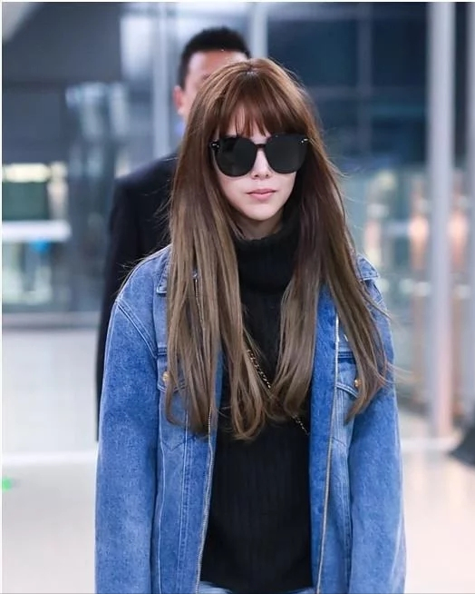 天王嫂昆凌不走甜美風,牛仔套裝帥出天界,怪不得迷倒周董 天王嫂昆凌不走甜美風,牛仔套裝帥出天界,怪不得迷倒周董