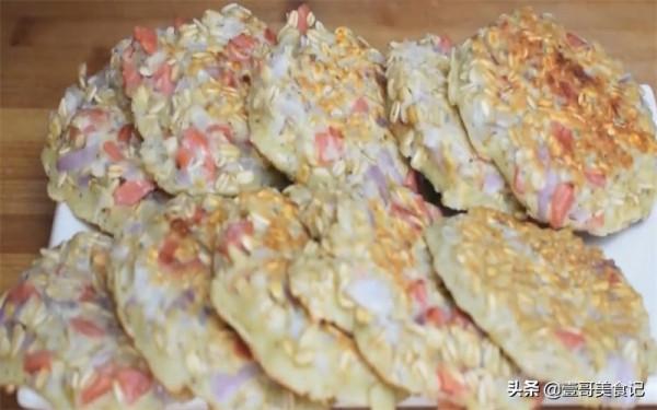 麥片新做法，淋入3個雞蛋，筷子一攪，太香了，出鍋全家人搶著吃