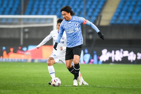 傅歡附體！大連隊輸掉保級戰，前國腳半途舉手申訴放棄追防惹爭議