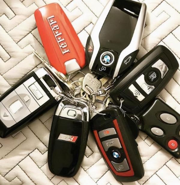 2019年開豪車的富二代在加拿大被綁，意外引出身家顯赫的道長父親