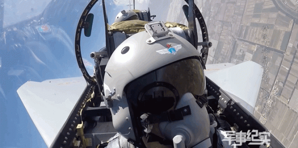 他48秒內3次放棄跳傘逃生