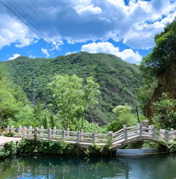 不出京住進西湖般的風景,走進夜晚的小院,伴著蟲鳴看星空 不出京住進西湖般的風景,走進夜晚的小院,伴著蟲鳴看星空
