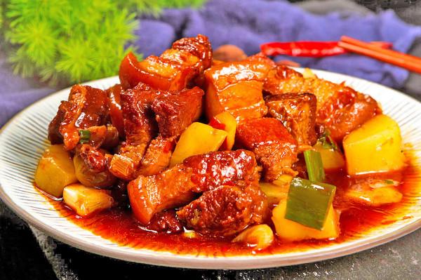 冬季貼膘季,這10道豬肉做法隨你選,好吃過癮,天天換著做吃不膩 冬季貼膘季,這10道豬肉做法隨你選,好吃過癮,天天換著做吃不膩