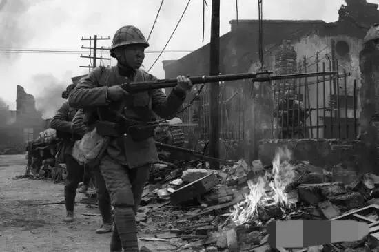 抗戰時日軍有多強悍？中國老兵：白刃戰，三個日軍挑翻我軍一個班