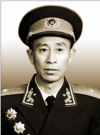 連長抱怨不得休息，陳賡假扮記者笑言：誰要休息，保準後悔一輩子