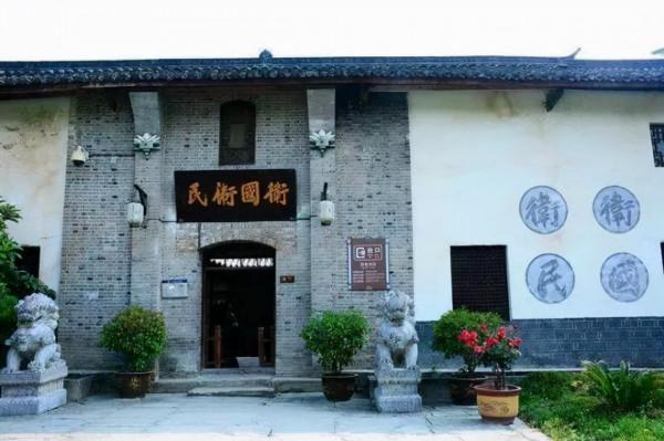 陝西一“鉅富豪宅”走紅,主人一生娶了6個老婆,距市區2小時車程 陝西一“鉅富豪宅”走紅,主人一生娶了6個老婆,距市區2小時車程