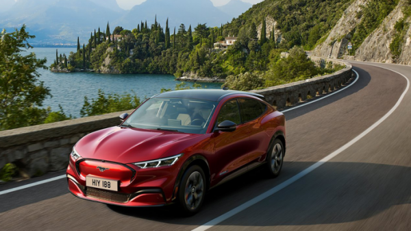 福特Mach-E交付在即,用比亞迪三元鋰電池你還敢買? 福特Mach-E交付在即,用比亞迪三元鋰電池你還敢買?