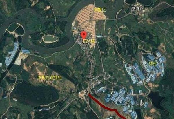 “劉強東式”的成功：村民湊錢助他上北大，38年後送每人一棟別墅