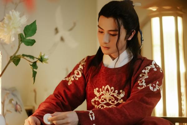 民間故事：小夥不顧規矩，放走弔喪狐，3天后女子上門，賴著不走