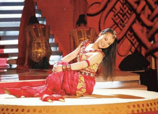 盲人歌手劉賽:爆紅後嫁河南農村,倒貼2套房,將公婆當孩子寵 盲人歌手劉賽:爆紅後嫁河南農村,倒貼2套房,將公婆當孩子寵