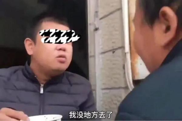 父親30年前拋妻棄子，如今想回來養老，兒子：我吃泡麵，養不了你