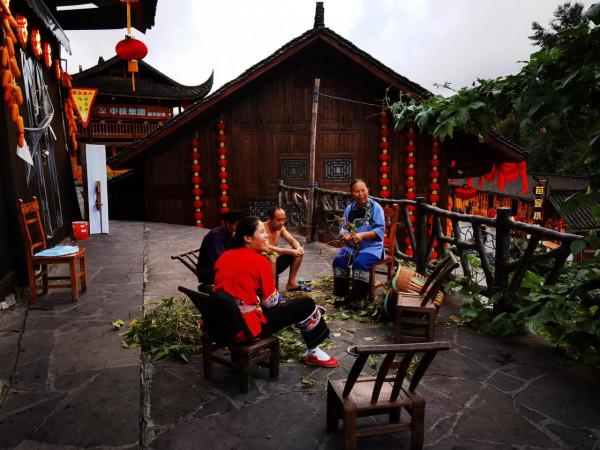 第一次遊“十八洞村”,先被矮寨大橋震撼啦 第一次遊“十八洞村”,先被矮寨大橋震撼啦