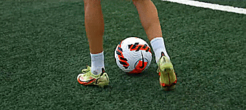 卡洛琳教你如何練習近距離控球 卡洛琳教你如何練習近距離控球