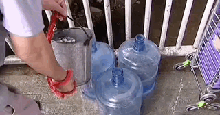 沒有什麼能阻止濟南人打泉水了 沒有什麼能阻止濟南人打泉水了