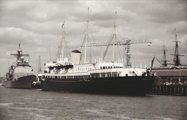 1986年,一位盲人來到上海外事辦:請把我送上英女王的遊輪 1986年,一位盲人來到上海外事辦:請把我送上英女王的遊輪