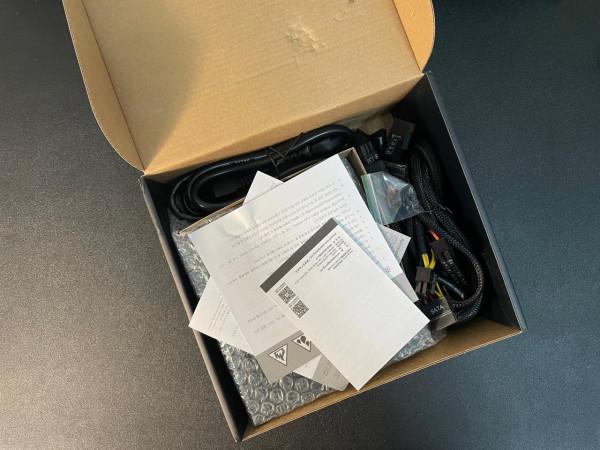 裝機必備的抗菌新方案，艾湃電競AP-550Ti，奈米光觸媒電源評測