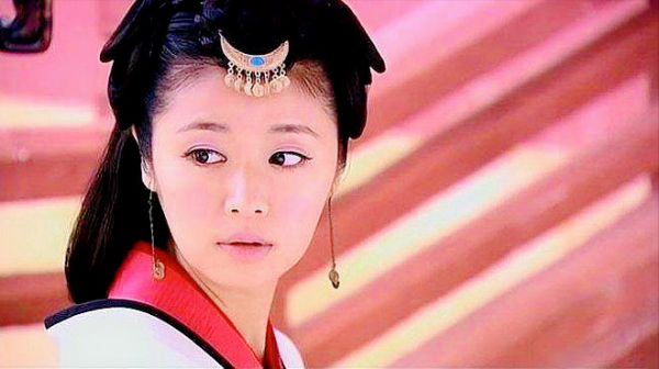 皮相美人不耐老，陳德容25歲就顏垮，陳紅上了年紀還沒陶虹美