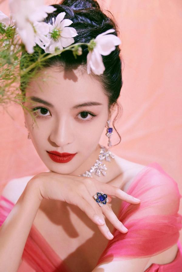 鍾楚曦，《王牌部隊》裡的江南征，太美了，國色天香，眉清目秀