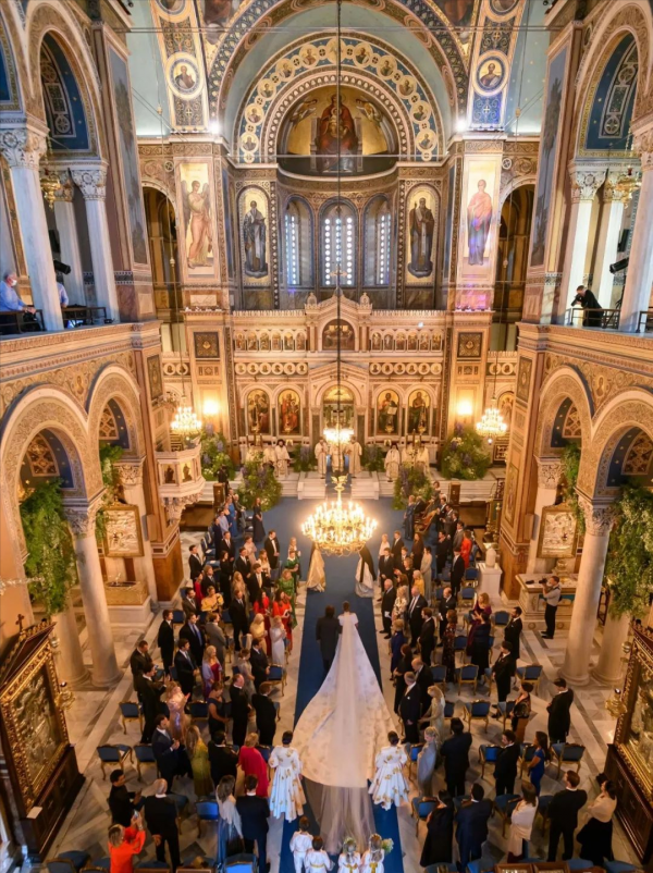 希臘王子與豪門千金連辦3場婚禮,億萬新娘的婚紗太壕了 希臘王子與豪門千金連辦3場婚禮,億萬新娘的婚紗太壕了