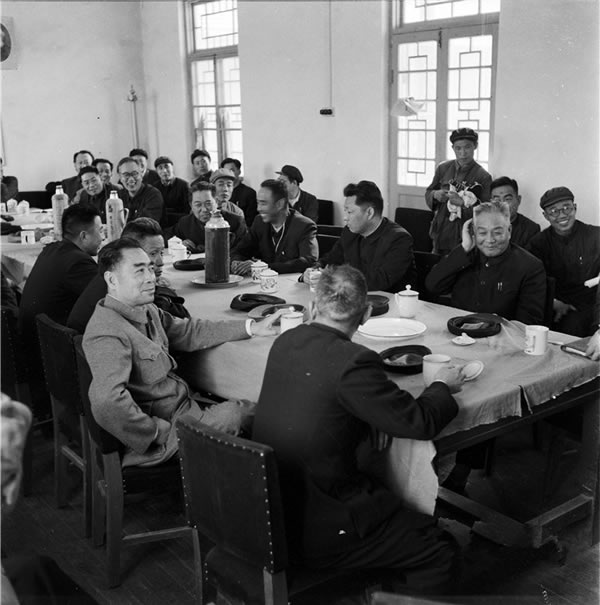 1958年周恩來總理視察河南,關虎屯一片農田 1958年周恩來總理視察河南,關虎屯一片農田