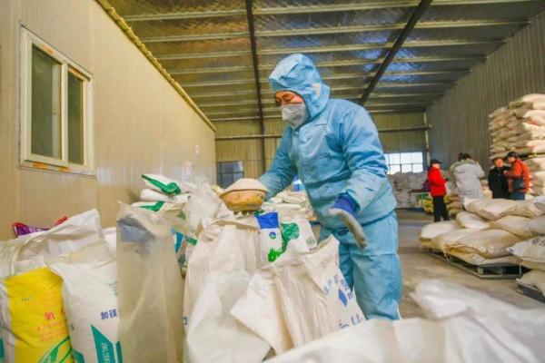 大叔零經驗創業養牛，靠堅持和誠信，銷售額過億成養殖界的牛人