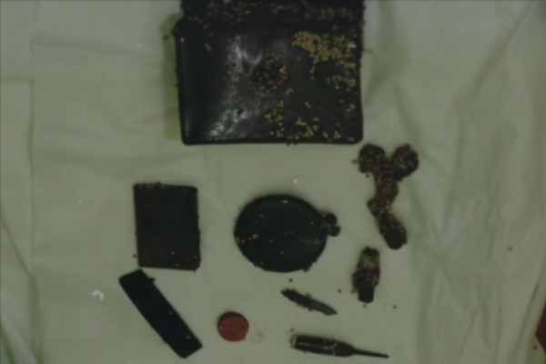 美國鐵桶藏屍案:男子開啟塵封30年的鐵桶,裡面竟藏著一名孕婦 美國鐵桶藏屍案:男子開啟塵封30年的鐵桶,裡面竟藏著一名孕婦