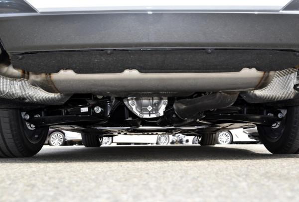 電動車與燃油車的對決:寶馬330i VS 特斯拉Model 3高效能全驅版 電動車與燃油車的對決:寶馬330i VS 特斯拉Model 3高效能全驅版