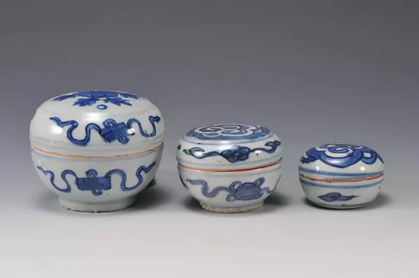 新加坡海域古沉船發現大批元青花