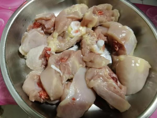 廣東人特愛吃的一道下飯菜,紅棗金針菇蒸雞。你會做嗎? 廣東人特愛吃的一道下飯菜,紅棗金針菇蒸雞。你會做嗎?