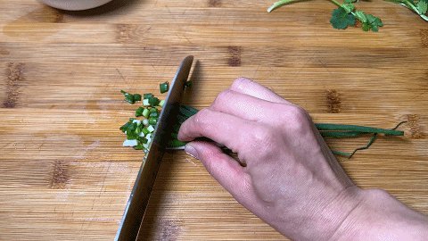 白菜豆腐湯，湯鮮味美汁濃白，豆腐嫩滑不易碎，營養豐富，真好喝