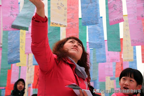 扒掉外層，煮熟裡層，然後吃掉外層，扔掉裡層（打一農作物）