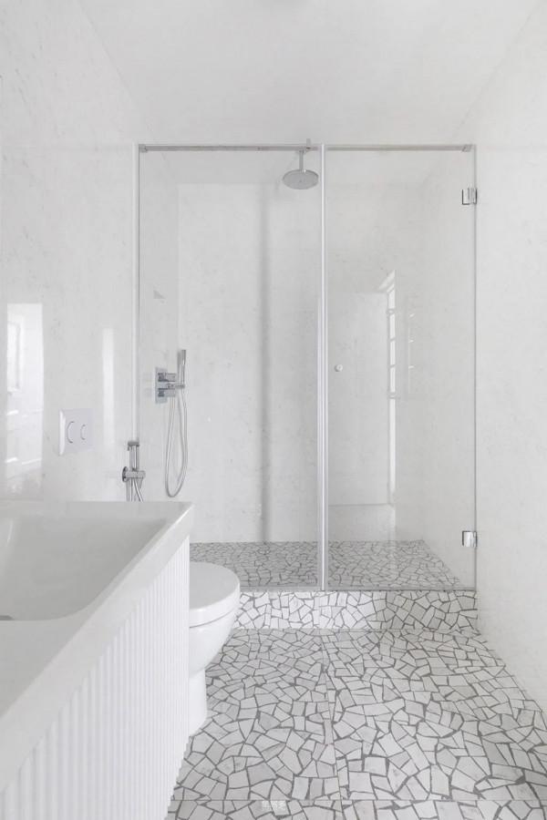 一對年輕夫婦任由室內工作室大膽創新的家 一對年輕夫婦任由室內工作室大膽創新的家