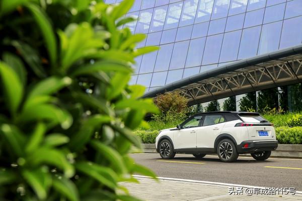 顏值線上卻被“卷”低油耗的東風標緻2008到底輸在哪？