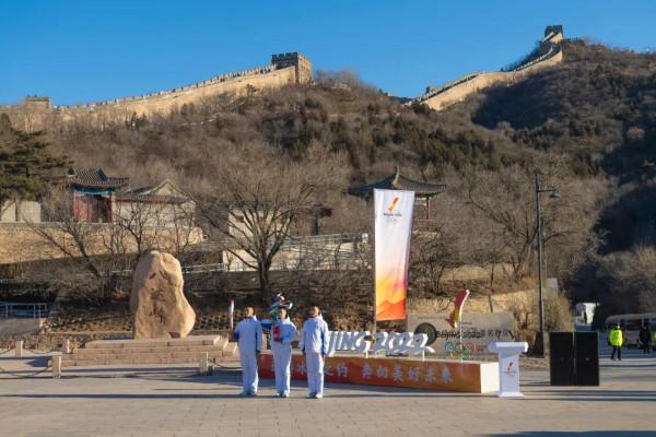 全世界矚目！今天，這位泰州籍火炬手登上了八達嶺長城